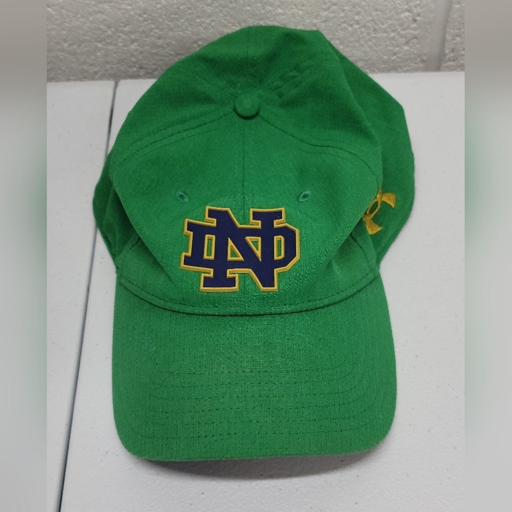 UNDER ARMOUR University of Notre Dame FIGHTING IRISH Cap.